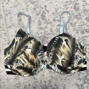 PINK Victoria's Secret wear everywhere t-shirt lightly Bra